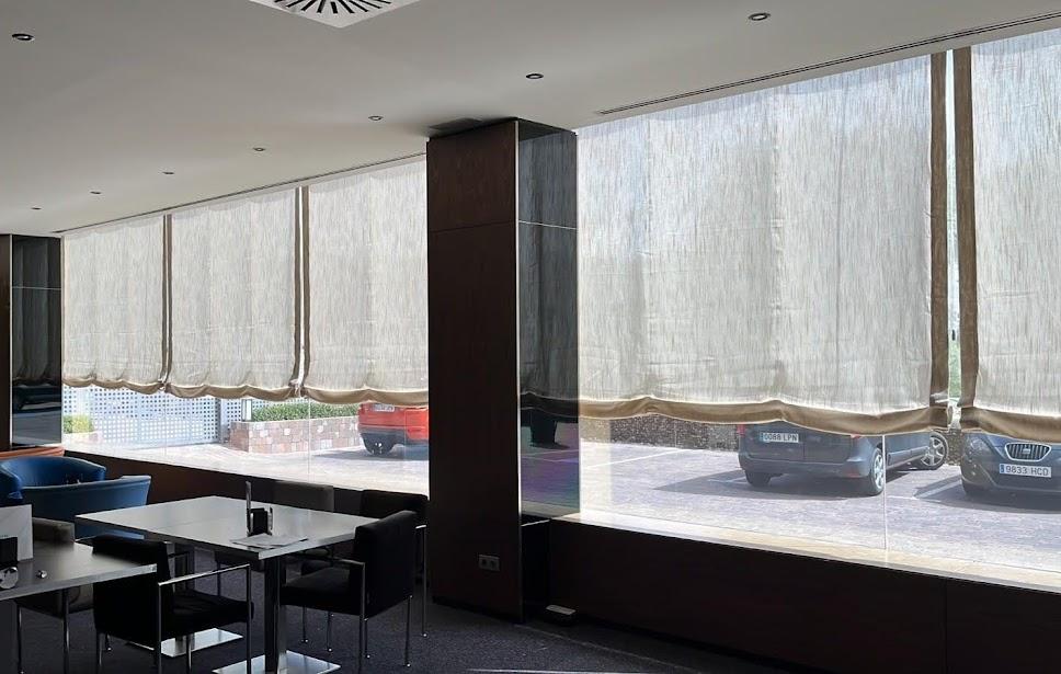 11_estores instalada enrollables lisos en desconocida