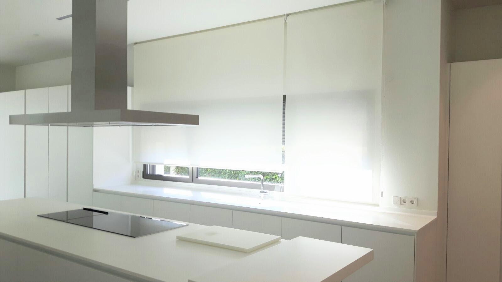 2_estores instalada enrollables lisos en torrejon de ardoz