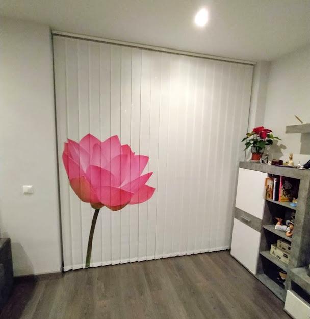 6_lamas instalada verticales impresion digital en arganda del rey